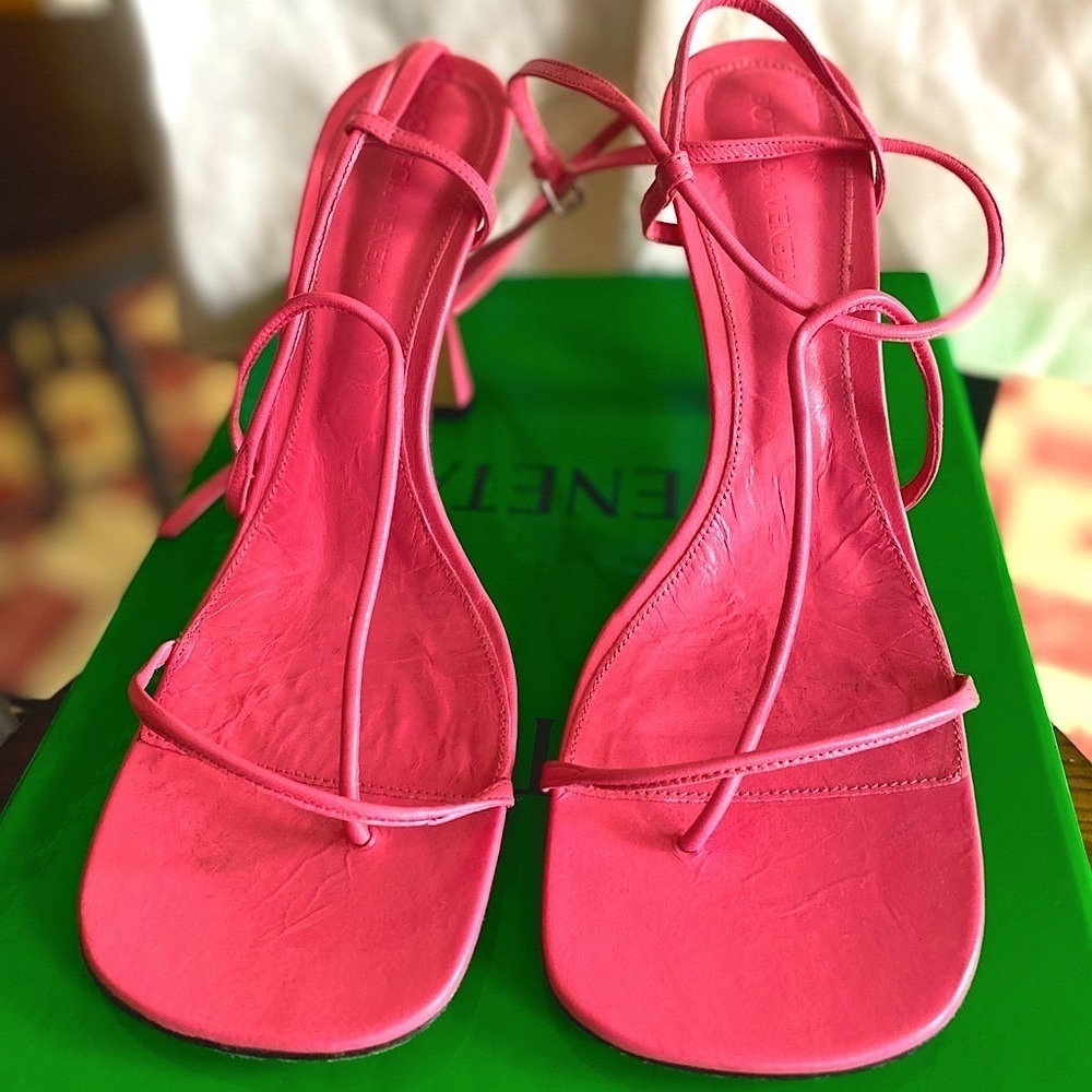 BOTTEGA VENETA  - Milkshake 🍧🍥